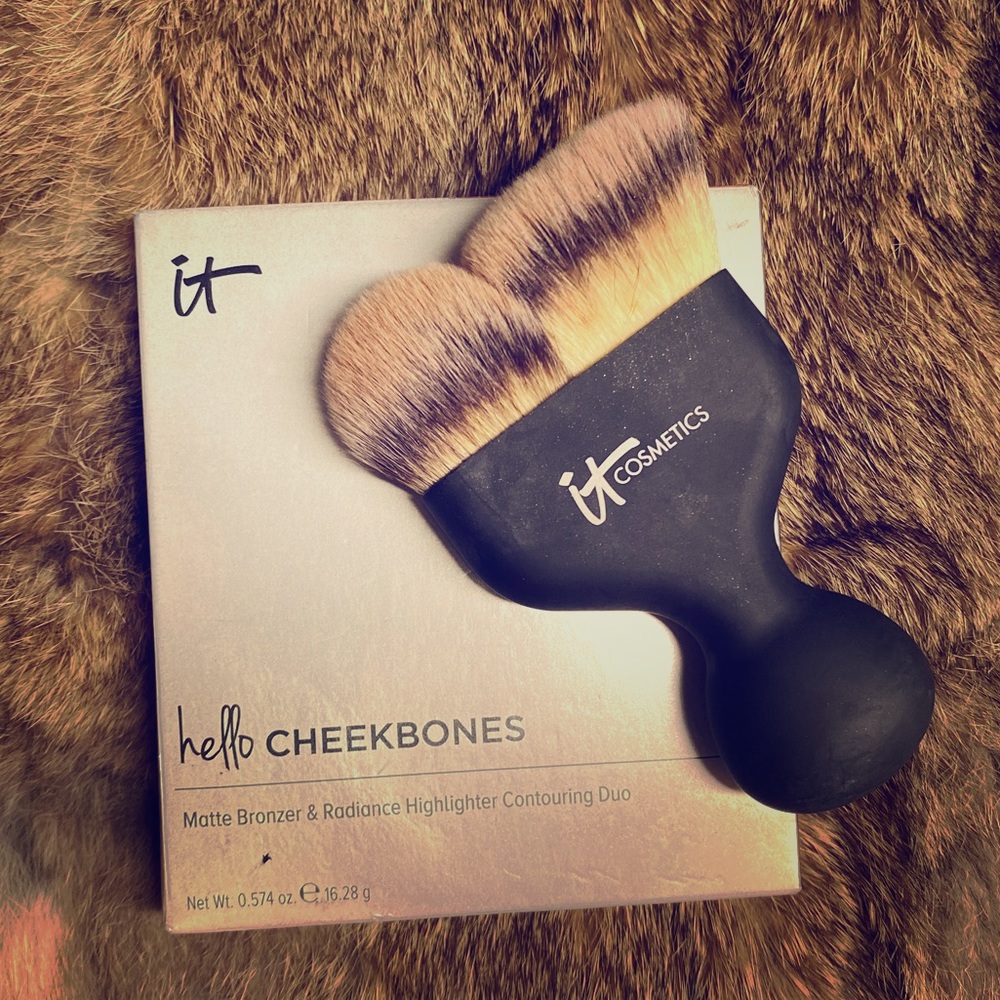 It Cosmetics Hello Cheekbones Bronzer Highlighter